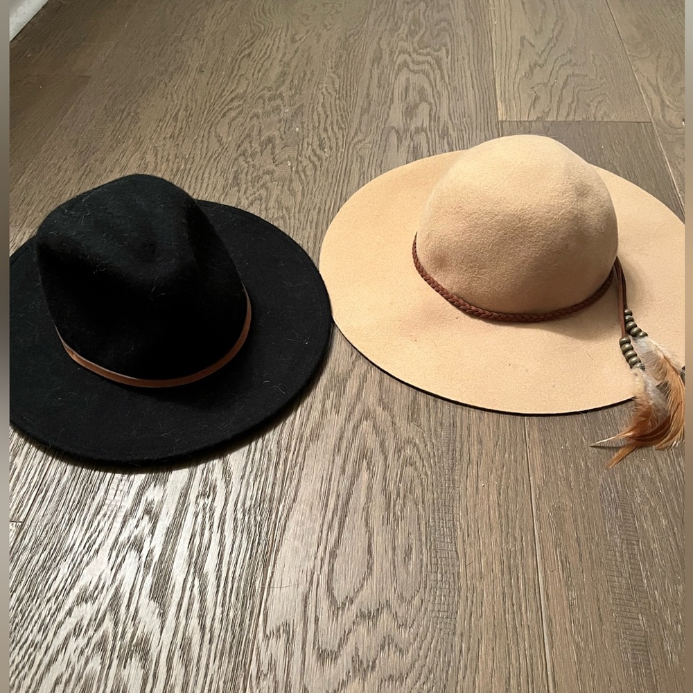 Set of 2 hats